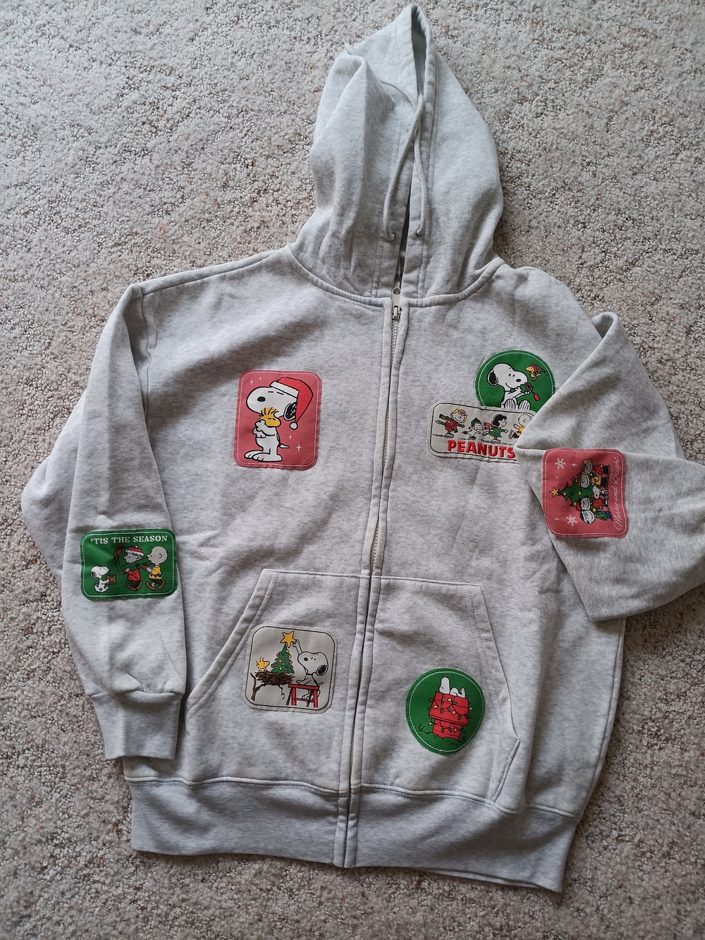 Peanuts Womens.its M SMALL Light Gray Zip-Up Hoodie with Holiday Patches